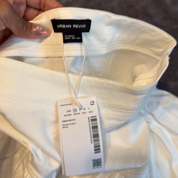 White Ruffled Skirt - Picture 4 of 7